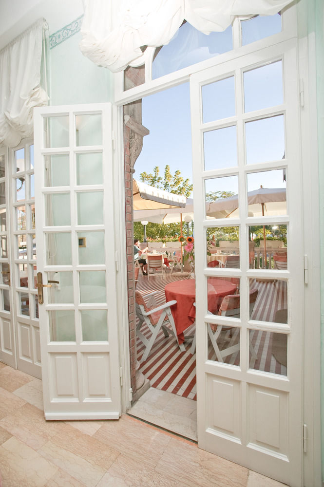 Hotel Atlantica Cesenatico Exterior foto